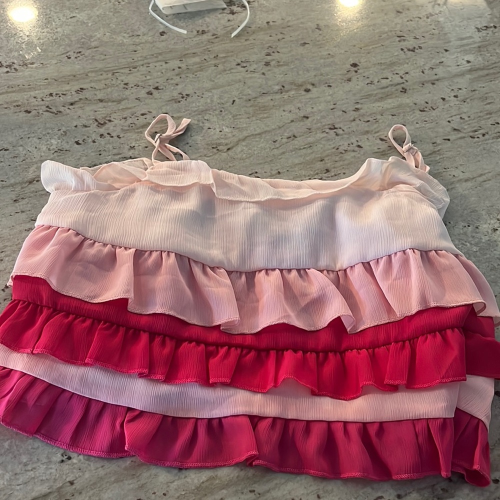 SIZE: M
COLOR : LIGHT PINK/ DARK PINK
CONDITION : NEVER WORN/JUST BOUGHT